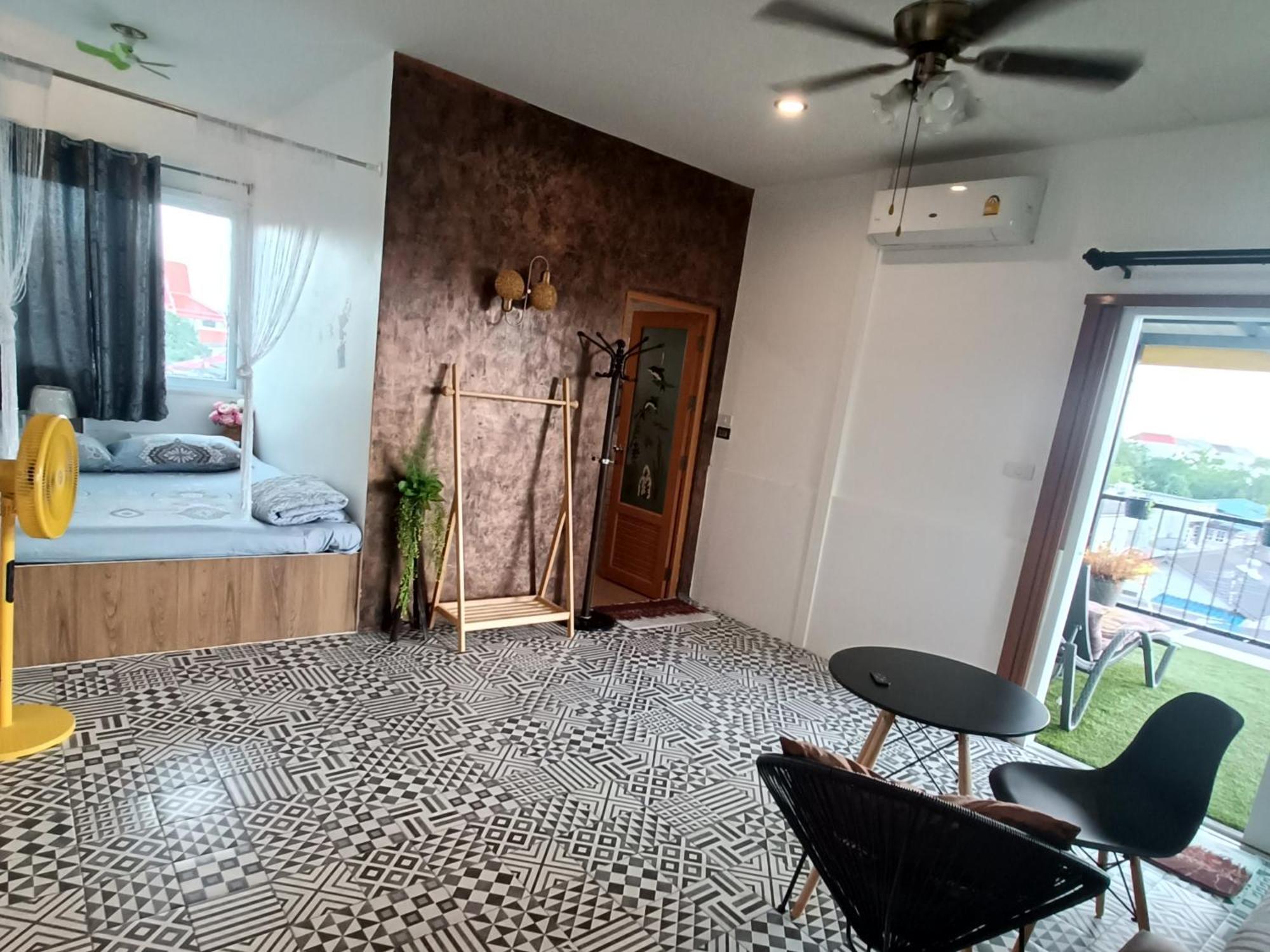 Merit Courtyard Suvarnaphumi House バンコク都 エクステリア 写真
