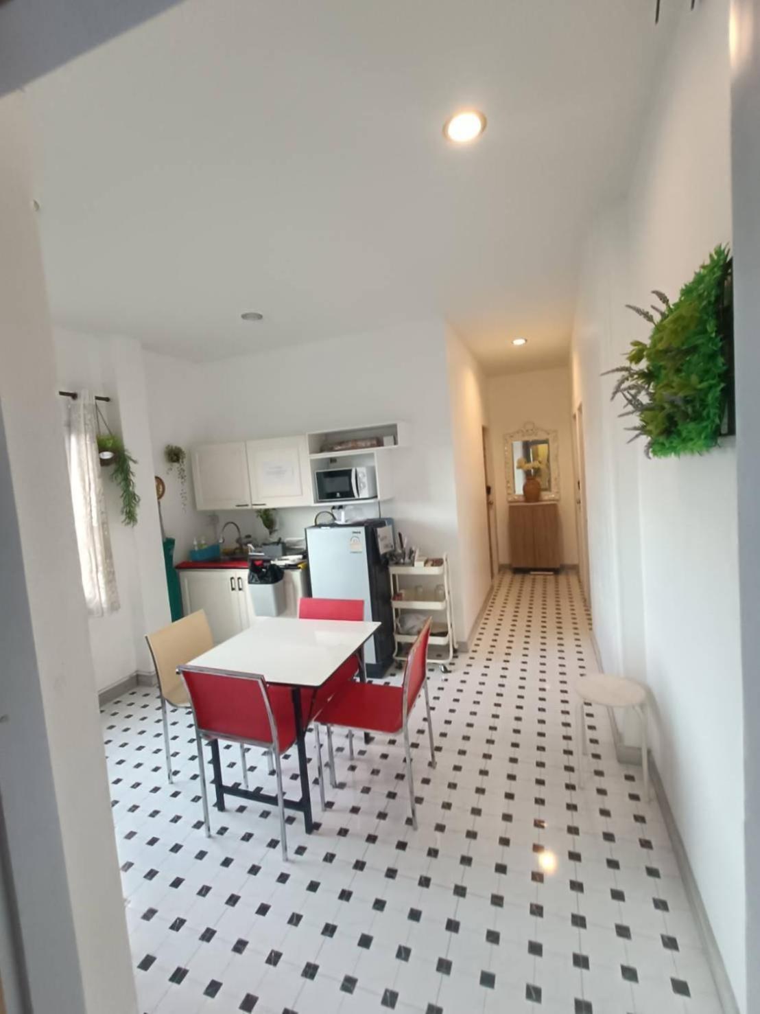 Merit Courtyard Suvarnaphumi House バンコク都 エクステリア 写真